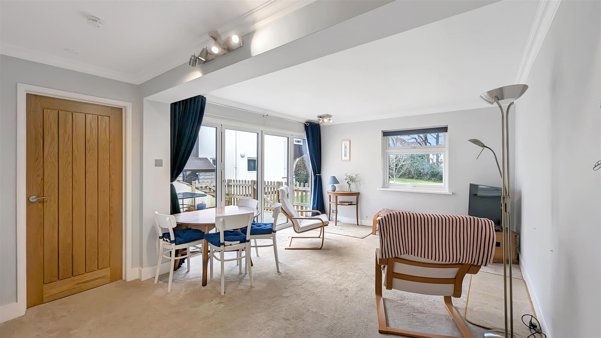 1 Bedroom Apartment Tree Hamlets, Upton, Poole